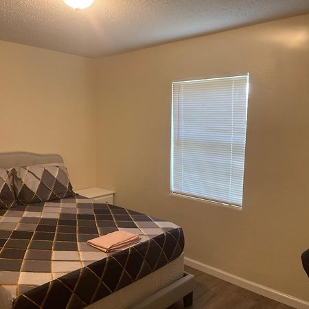 Private Queen Bedroom C Shared Common Spaces Fort Pierce Eksteriør bilde