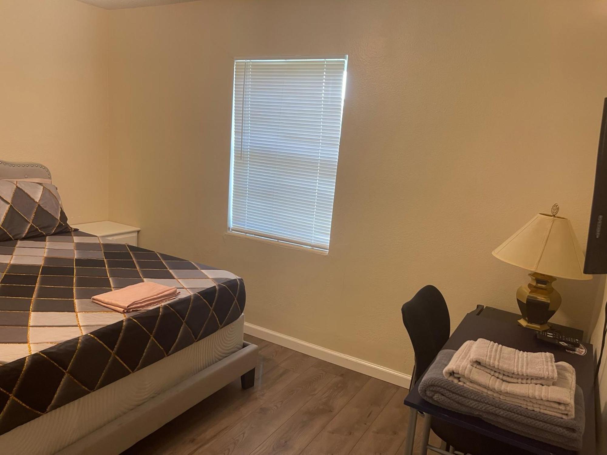 Private Queen Bedroom C Shared Common Spaces Fort Pierce Eksteriør bilde